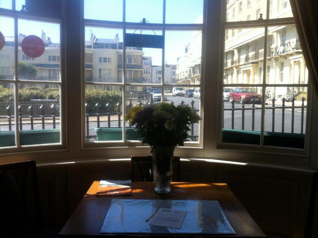 Adelaide House Hotel Luton  Buitenkant foto